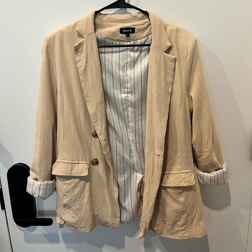 Tan Casual Blazer with Notched Lapels and Striped Lining